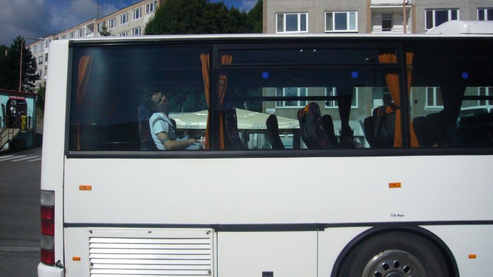 ako sa je možné dovtípiť, nerád cestujem autobusmi.