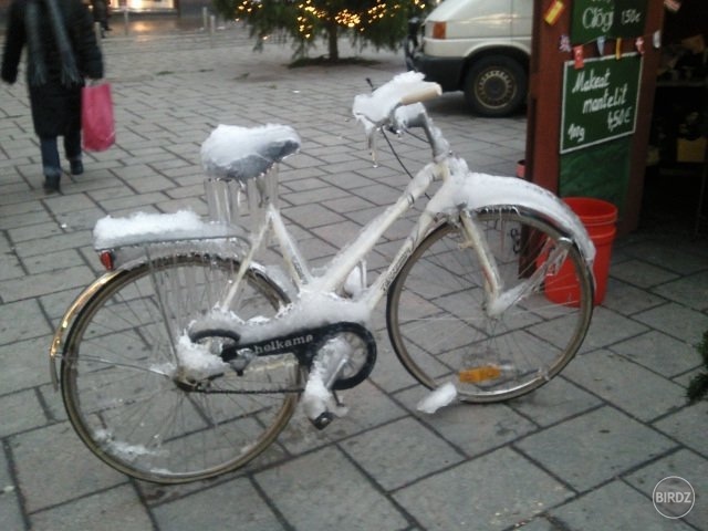 zamrznuty bike v Helsinkach :)