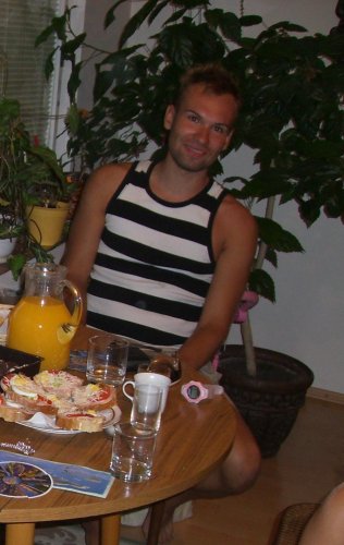 Foto ,z ktorej som Vevu musel vystrihnut lebo by ma zabila..