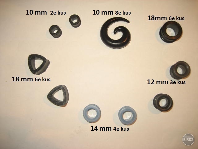 Máte záujem? Ten slimák a ten 18 mm tunel sú len po jednom kuse,tie 14 mm tunele sú modrej farby, ostatné je čierne. Tovar som ochotná aj poslať poštou a cenu aj dohodnúť. :) Peace!
