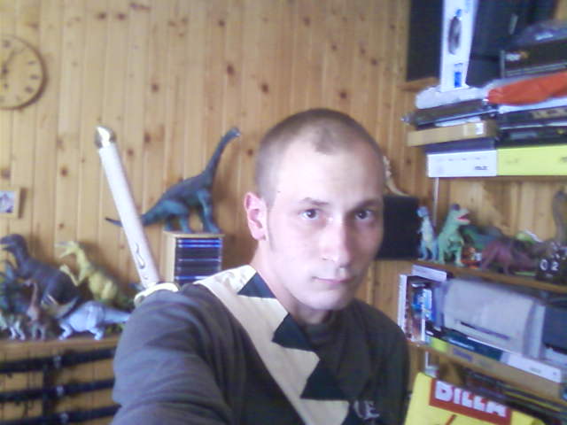 Ja Andrej s mečom na chrbte hm ...