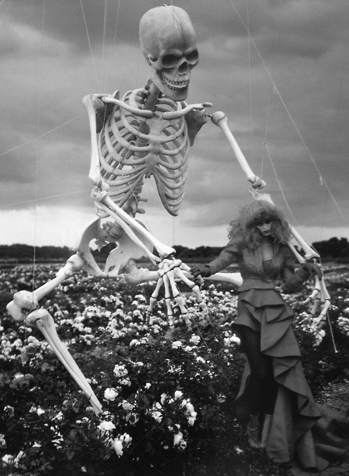 I just feel like i m controled by giant skeleton 