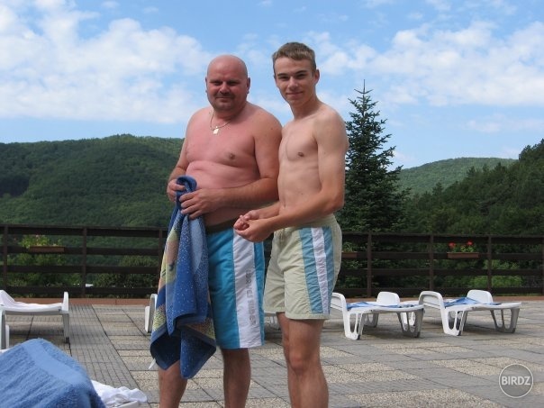 toto boli dvaja najsexi chlapi v celých Trenčianskych Tepliciach - môj oco a môj brat