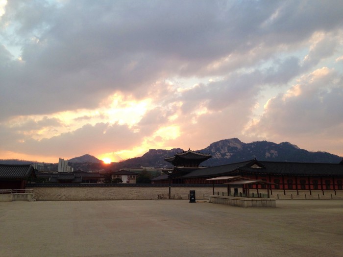 Zapad slnka nad Gyeongbokgung