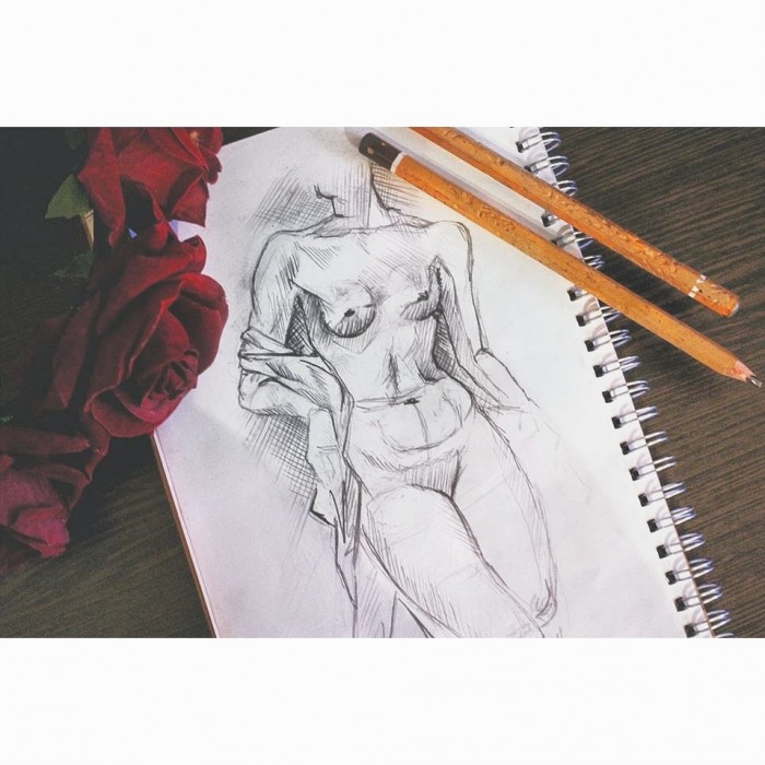 sketche, neproporcie, dokusane ceruzky a tak. 
