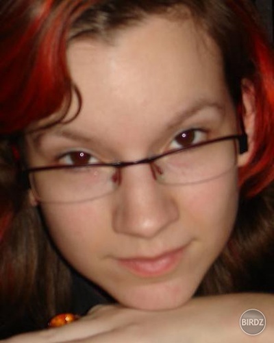 ehm... to som sa ešte fotila v starej detskej... teraz je izba vynovená... no ja tiež :P