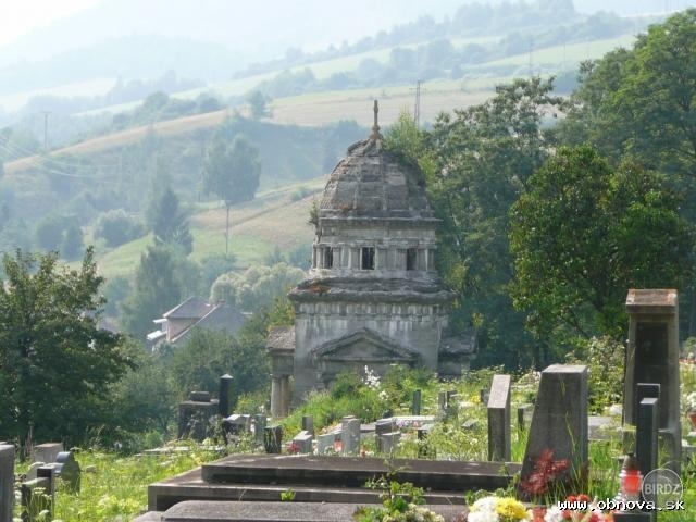 hrobka ktora sa nachadza na naseom starom cintorine