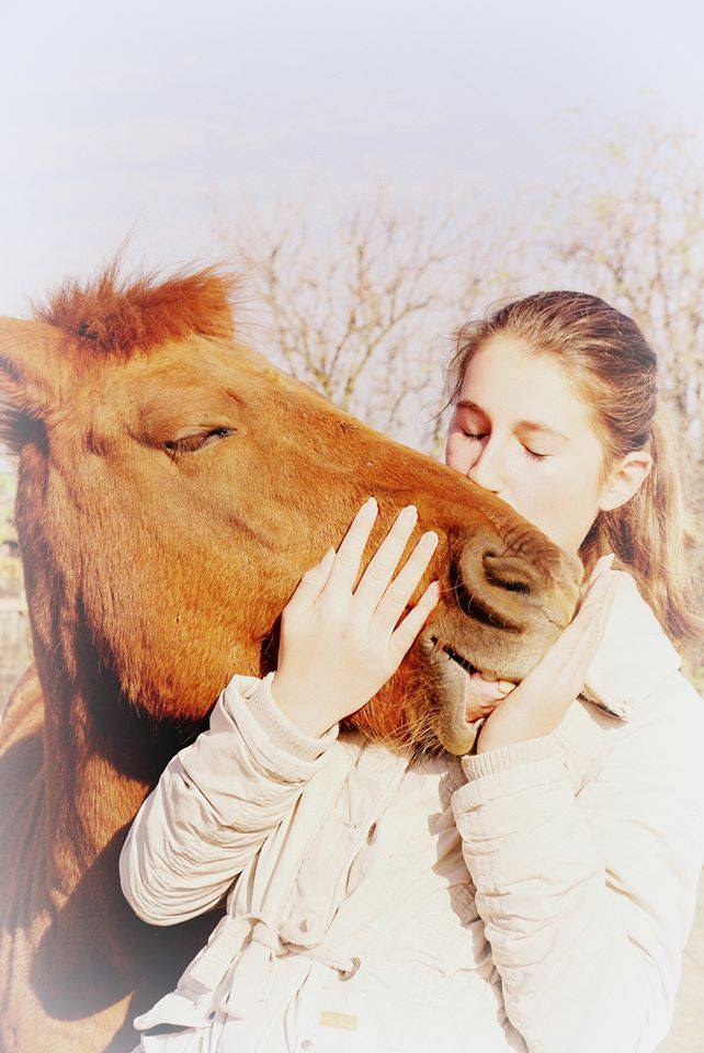 <3