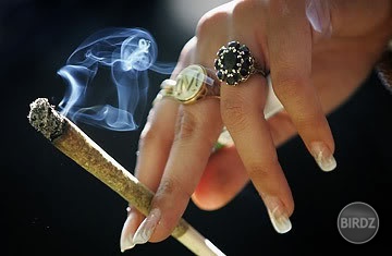 
  Cigaretka na dva ťahy....
