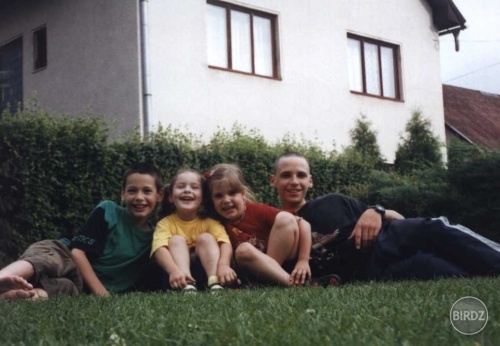 na demenovej xi xi:D (ta mala cerveny baculka:D)
