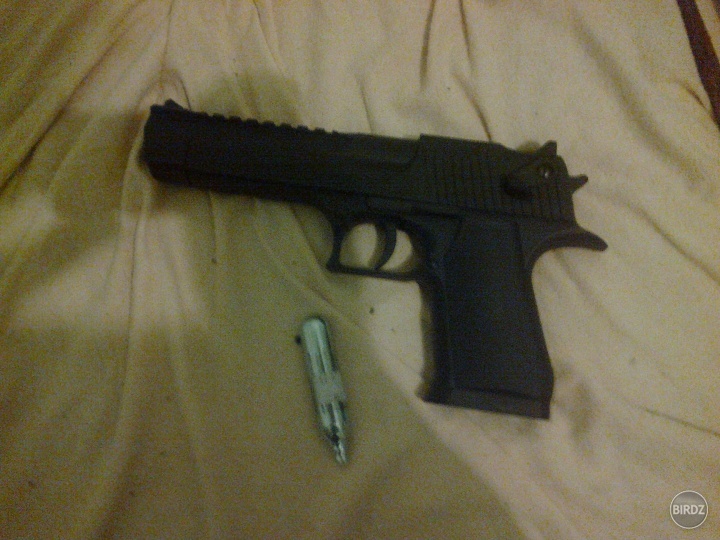 plynovy desert eagle