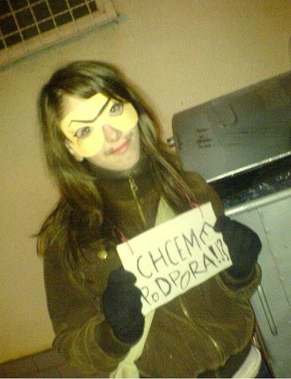 jeden halloween v meste pred 100 years..:D...a ivana pozujuca pri kosi.vyjadrili sme jasny protest