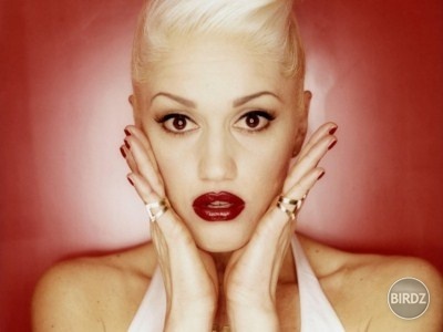 Gwen Stefani
už roky si drží jediný image v make-upe. Toto je jediné líčenie, ktoré podtrhuje ženskosť a eleganciu....