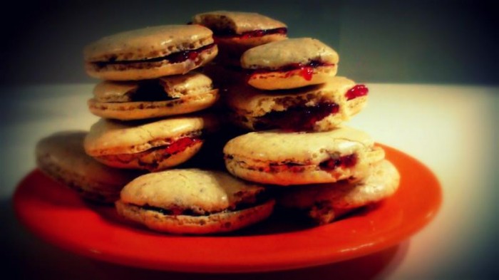 my macarons bring all the boys to the yard.....ibaze by ne :( :D 