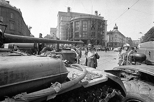 Ladislav Bielik. Muž s odhalenou hruďou. 1968 slovenská 