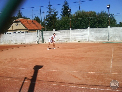 Ja ked sa tvarim ze hram tenis :P