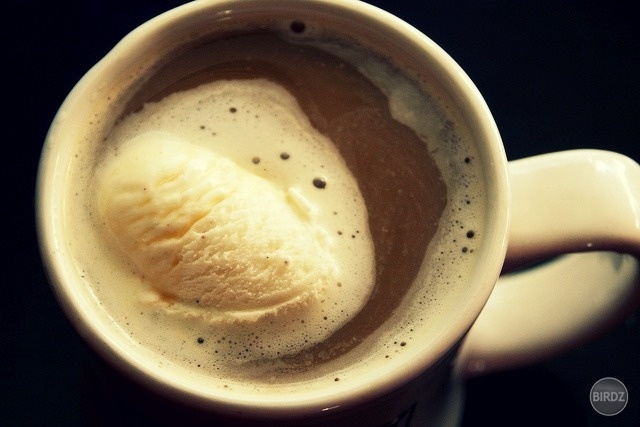 Káva so zmrzlinou! :-* 