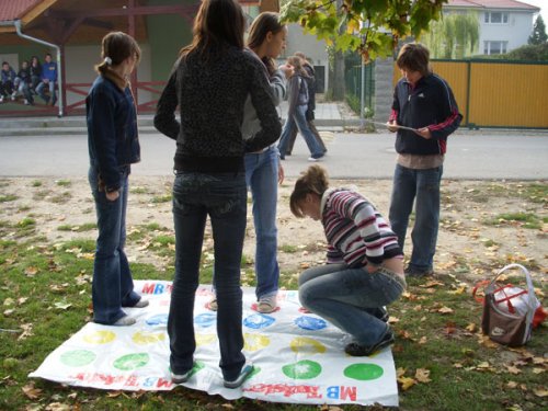 nuda na brannom... hrali sme twisteraaa!