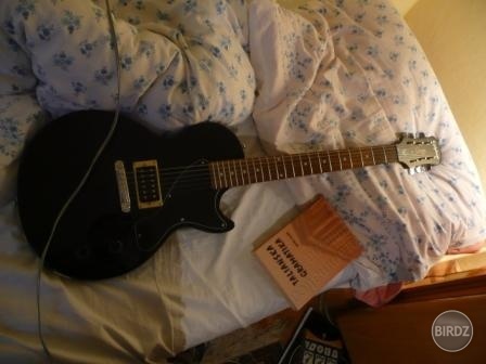 Moj Epiphone, moja prva gitara... mma kapelku takze tak...