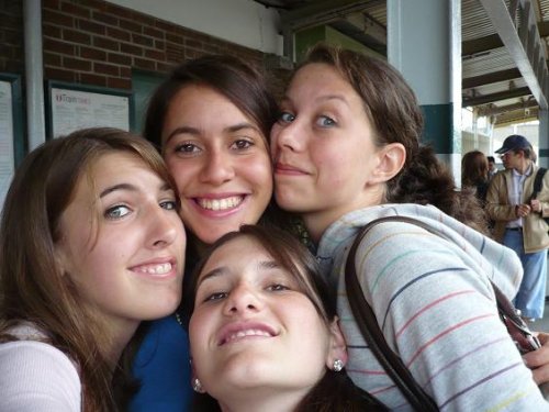 ann,barbie,tina,ligia .....??? =o)