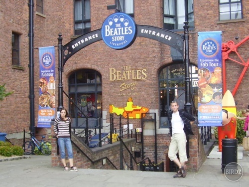 Liverpool, pred múzeom Beatles