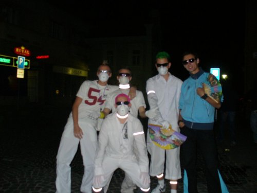 :) techno party :)