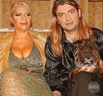Nora: ta nič nebude ked ty sa nezdreš...Braňo: ta ja musim povedat ta to nora ta ťažka povaha.... Nora: ta ten **** nech svoju matku foti a ne Braňa.... Braňo: ta priroda je silnejšia než človek ta vidiš ten pes spravne robí.... ta uz buď ticho nora (3x).