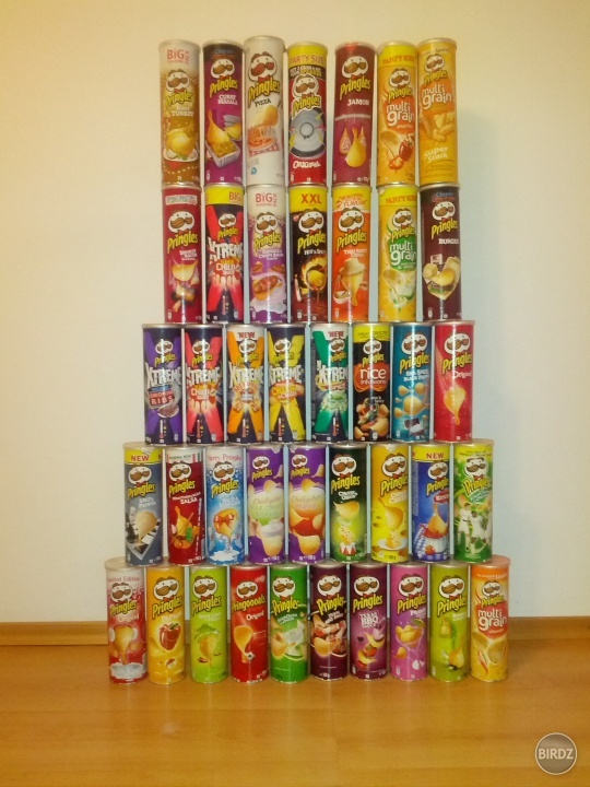 41 Pringlesov z celeho sveta. Zbieral som ich 4 roky