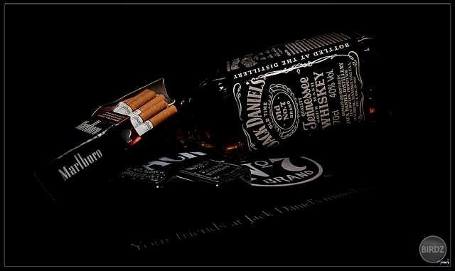 Jack Daniels ;)..ale jahodové víno by som si dala radšej :)