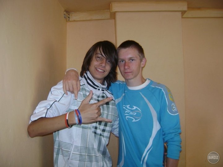 čo som našiel stara fotka :D s naj kamošom Števkom :) 