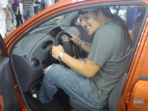 drobček v drobnom aute -pokračovanie (ide o chevrolet spark)