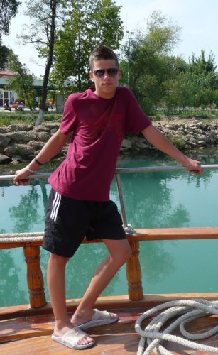 A tu je zasa andrejko...juj laska jaky si klasnyyyy.....cmuuuuk