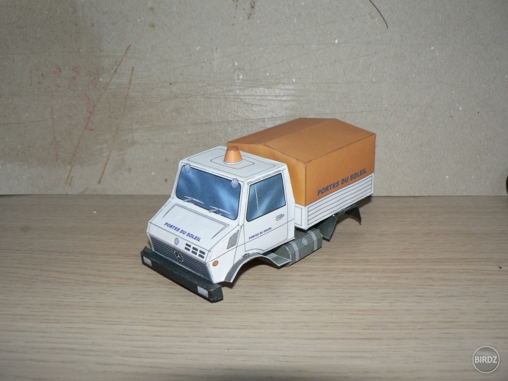 Mercedes Unimog - este pribudnu kolesa a snezny pluh
