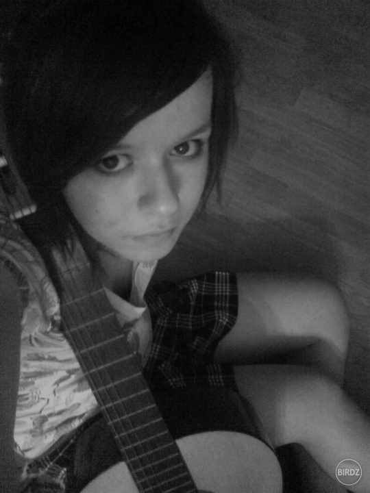 s gitarkou :)