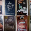 Pár už prečítaných kníh z READING CHALLENGE :) napr A book with more than 500 pages, A book you can finish in a day, A book that was made into a movie, A book with a love triangle, A book from an author you love, A funny book, A book based on a TV show.. 