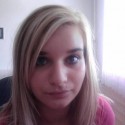 ja uz prefarbena na blond :)