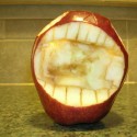 Screaming apple