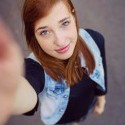 Fotka na maturitné tablo (má to byť selfie) :D Vlasy do všetkých svetových strán..:D Prežijem, čo už :D