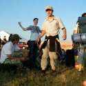 Prichod na hodokvas 2007 :)...vpredu Peto vlavo kelo odoceny chrbtom je Robo a ja som vzadu 