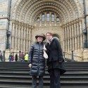 S maminkou pred vstupom do British History Museum (ako inak, zase raz vstup zdarma, Briti sú úžasní!). Vystáli sme si iba 40minútový rad pri vchode a potom hor´ sa na expozíciu minerálov a drahých šutrov!