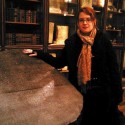 Na mojom pobyte zastávka číslo dva: British Museum. Vstup zdarma a kopa neuveriteľných exponátov na zhruba dva dni chodenia. Toť moja maličkosť pri dokonalej replike Rozetskej dosky (pri origináli som sa nefotila, pretože od skla sa odráža blesk :D ). 