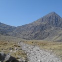 najvyšší vrch Írska - 1039 metrov vysoký Carrauntoohill, ale dostať sa tam bol dačo :D myslela som si, že zomrem po ceste vážne..cestou ktorou sme šli bola fakt nebezpečná..vidíš ju?