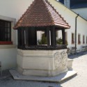 Červený kameň - studňa