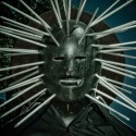 toto neni fesaQ ae patri k slipknotu !! =D... a je sampler aj ked nwm co to znamena =D  