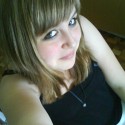 a toto je sice trochu neskor ale uz po dvoch hodinach po predoslej fote som vyzerala takto:D this is my new look:D:D:D melir a sikma ofinecka:D:D