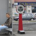 Ti rakusania su nejaki divni, len tak na ulici na zastavke elektricky vaha :D:D:D