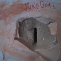 Toto je nas triedny JukeBox , vhodte 3 eura , a JukeBox vam zaspieva piesen na prianie .
az na neuveritelnych 32 sekund !!!


/JukeBox vyrobil : ja/

/spevaci : ja/

/zakaznici : spoluziaci/
