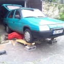 iba nohy trčia :D