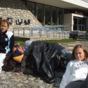 my family na dovolenke pred muzeom....