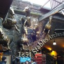 Prvá zastávka počas vianočného pobytu: Stables Market v Camdene. Kedysi kráľovské stajne, dnes obrovský trh s oblečením, šperkami, jedlom a tak ďalej a vyhľadávaná turistická atrakcia.